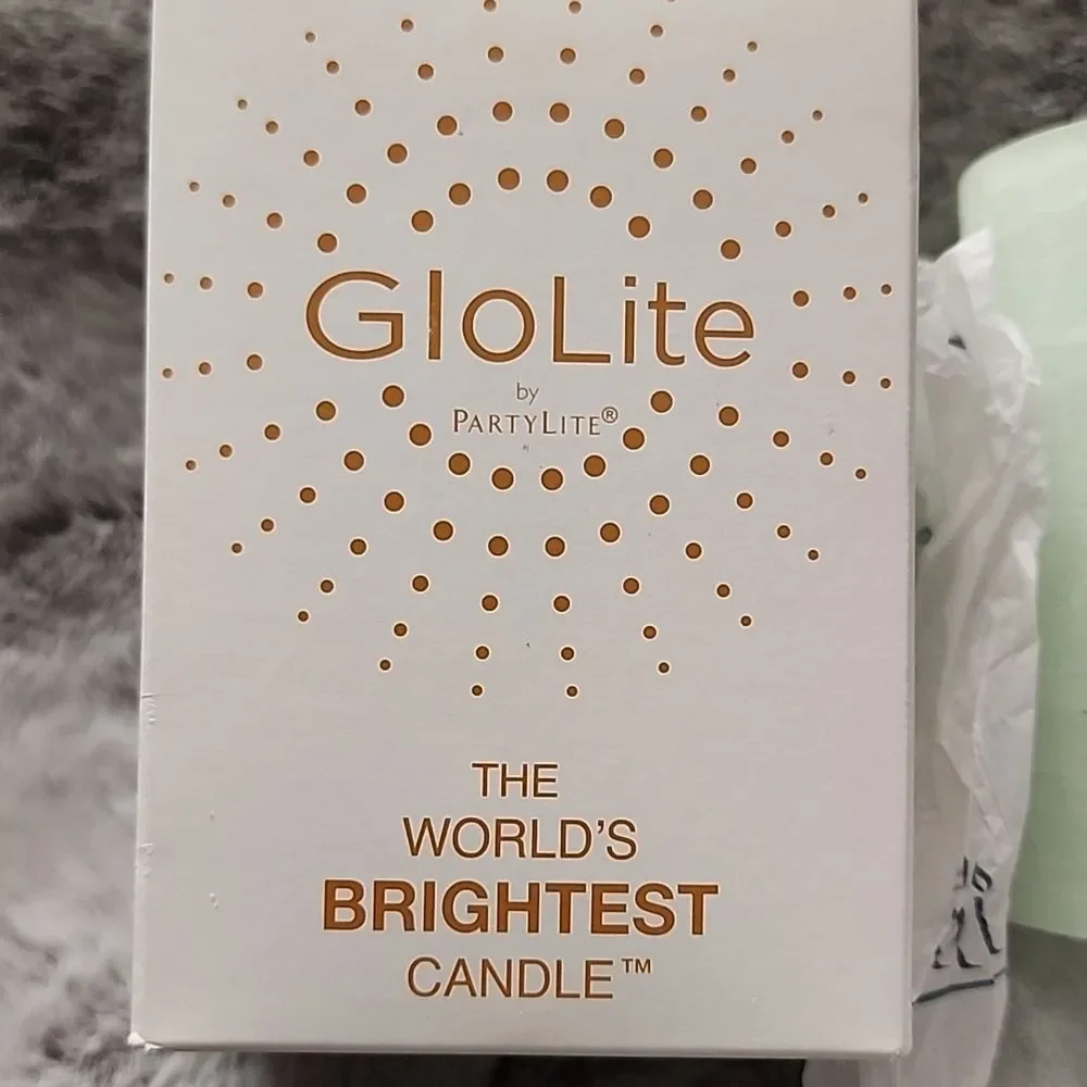 NIB GloLite by Partylite 3 x 4 Pillar Candle‎ in Bamboo Breeze - Picture 2 of 11